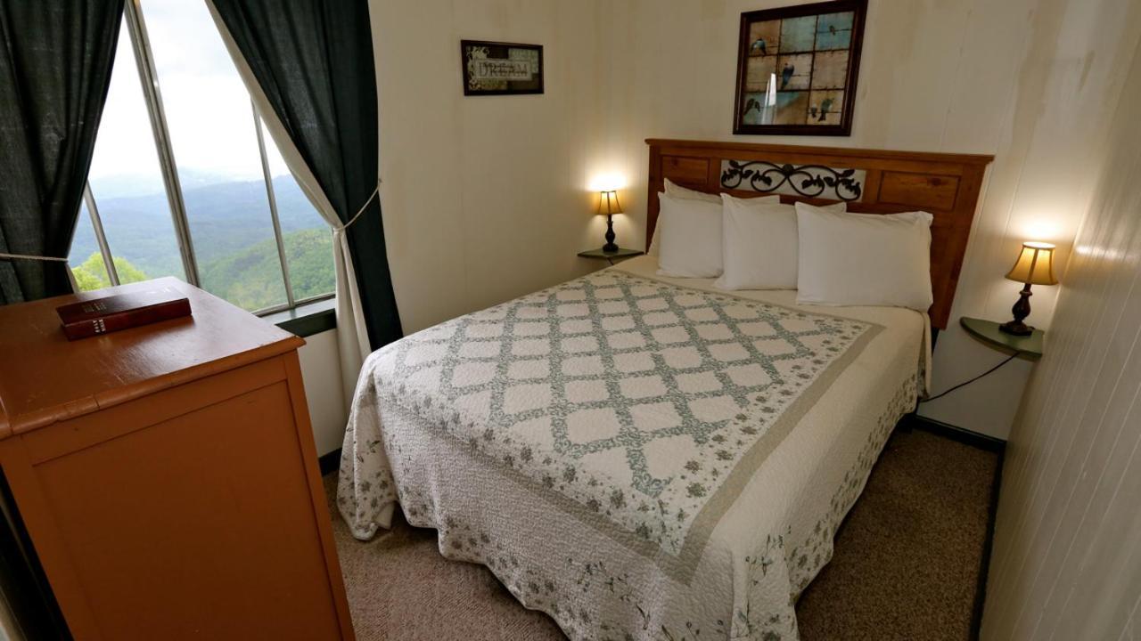 Little Switzerland Alpine Inn מראה חיצוני תמונה