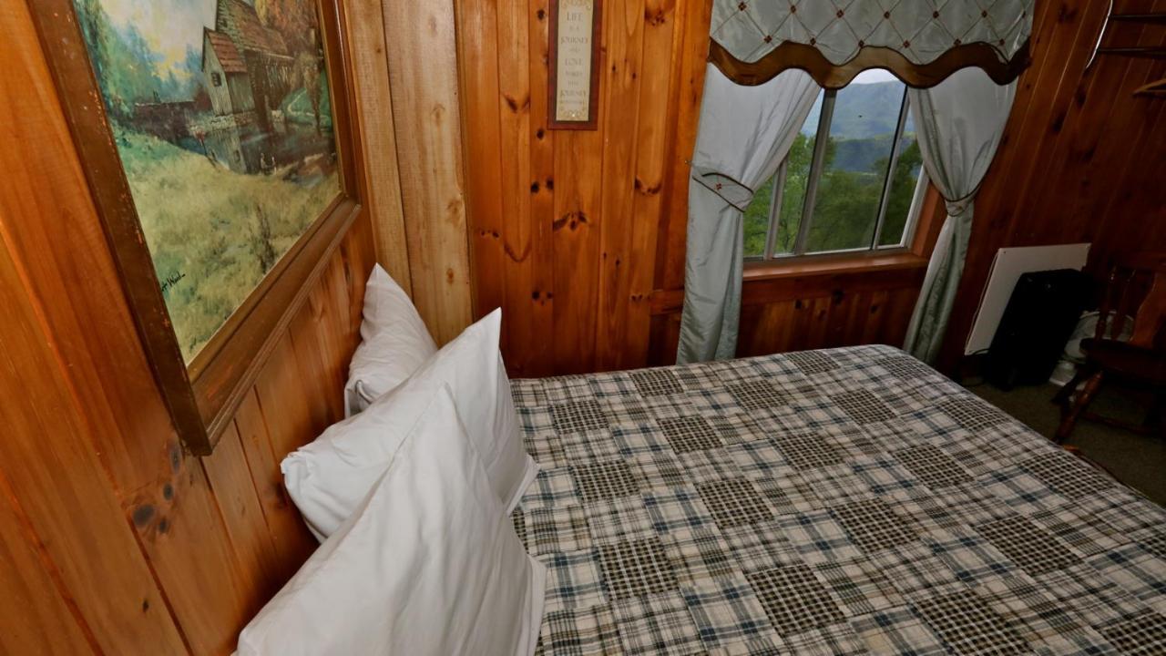 Little Switzerland Alpine Inn מראה חיצוני תמונה
